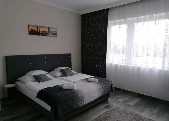 Napfeny Szallas منزل للإقامة *