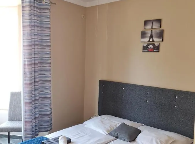 Napfeny Szallas * Segedín